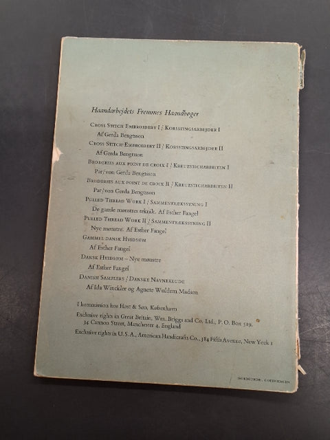 Cross Stitch Embroidery 1 - Korsstingsarbejder